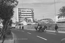 Image du Maroc Professionnelle de  Pour faire place à la nouvelle gare Casa Port de Casablanca on a vu la disparition progressive de l'espace de loisirs du centre "Le fameux Centre 2000" avec ses magasins, restaurants et boîtes de nuit don la celèbre "la cage" , Jeudi 15 Février 2007 . (Photo / Abdeljalil Bounhar)

